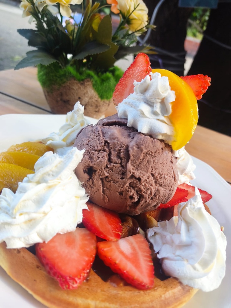Waffle fresa-durazno